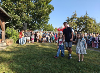 Zahájení na školní zahradě