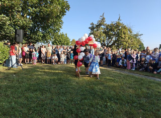 Zahájení na školní zahradě