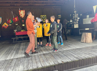 děti na hradě Bouzov