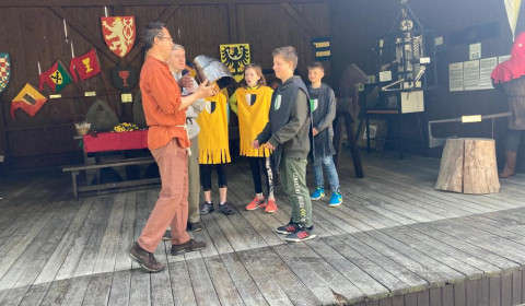 děti na hradě Bouzov