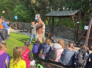 děti na hradě Bouzov