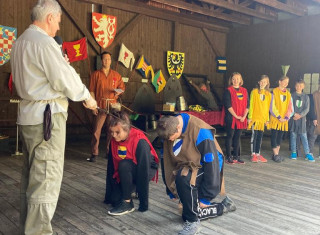 děti na hradě Bouzov